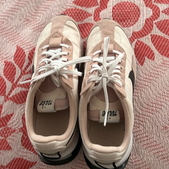 Nike Pre day. Women’s size 8. - Picture 6 of 8